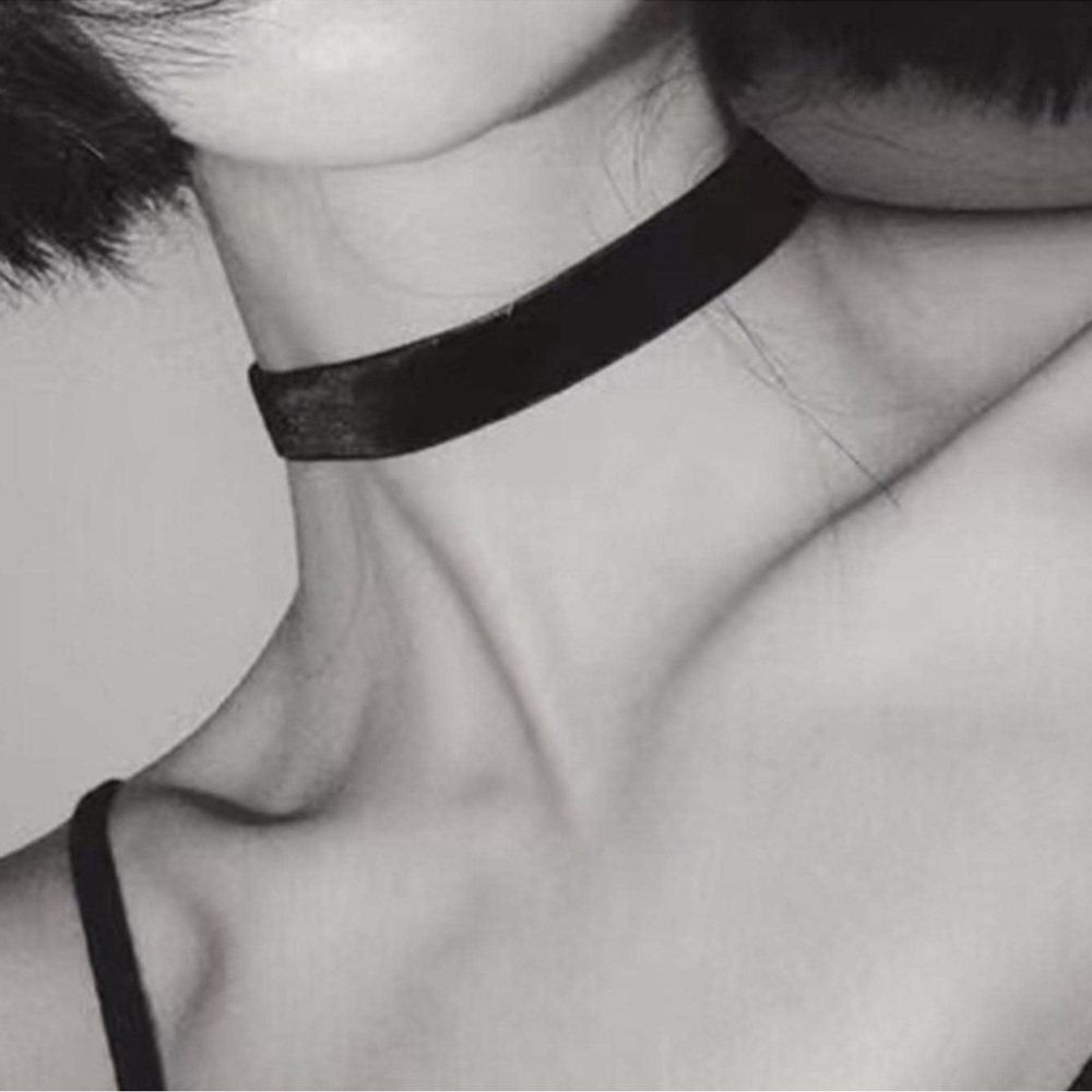 Y2K 90s Black Velvet Chunky Choker Necklace - Picture 4 of 11